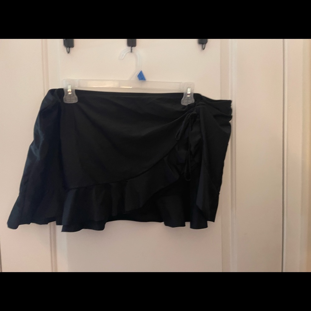 Women’s plus size swim bottom skirt